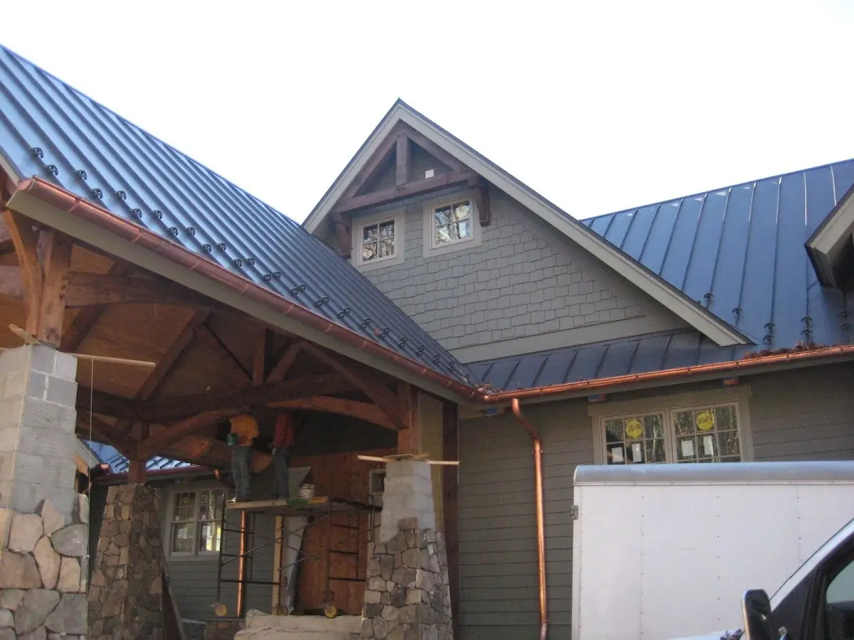 Craftsman Roofing team delivering quality roofing work in Mantua
